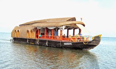 Experience Tranquility: Luxury Houseboat Charter in Kumarakom, Kerala