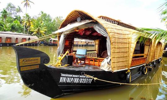 Disfrute de la tranquilidad: alquiler de casas flotantes de lujo en Kumarakom, Kerala