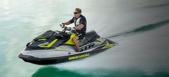 Super jet ski Seadoo Fast Fun à 67 km/h !