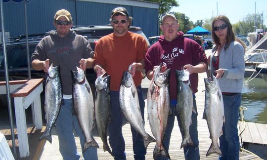 Location de pêche en yacht à moteur Tiara de 33 pieds à Rochester, New York