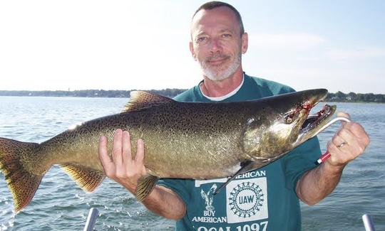 Location de pêche en yacht à moteur Tiara de 33 pieds à Rochester, New York