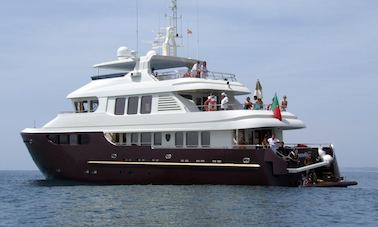 Bandido 90 Luxury Motor Yacht Charter