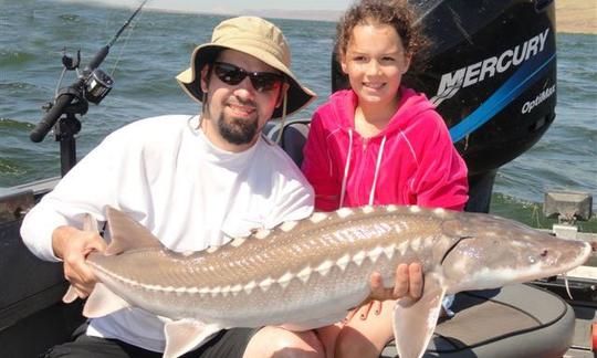 Viajes guiados de pesca en el río Columbia en Oregón