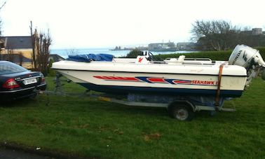 Bateau de pêche Seahawk en Irlande