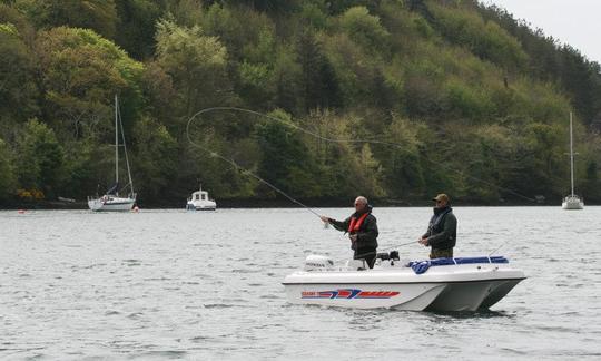 Bateau de pêche Seahawk en Irlande