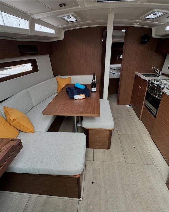 37ft Beneteau Cruising Monohull - 3 cabins/2 heads - Marina del Rey