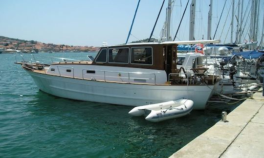 Yacht à moteur en bois Gangaro de 42 pieds à Murter, Croatie