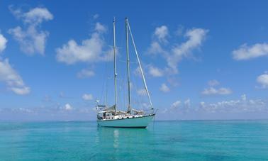 Alquiler de vela con tripulación en un velero Eole de 50 pies en las Islas San Blas, Panamá