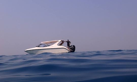 Excursion en bateau à moteur en Thaïlande