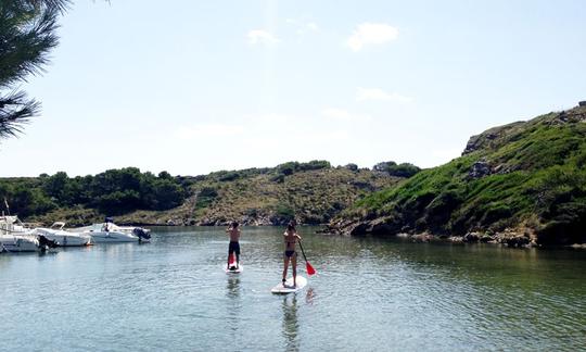 Location de planche à pagaie à Fornells, Minorque, Îles Baléares