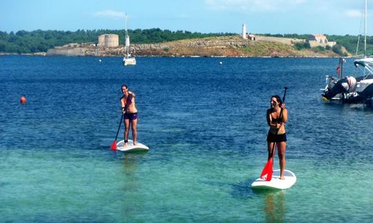 Location de planche à pagaie à Fornells, Minorque, Îles Baléares