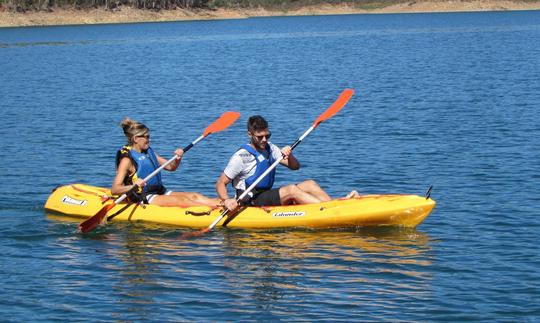 Passeios de caiaque para duplas em Barragem de Santa Clara, Portugal