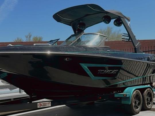 2019 F22 Wakesurf Boat! Fun in the sun! 