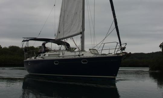 Monocoque de croisière de 37 pieds à Carthagène, en Colombie