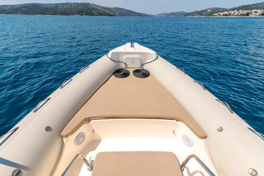 Enjoy the softest ride even on choppy waters onboard the Joker Clubman 24!