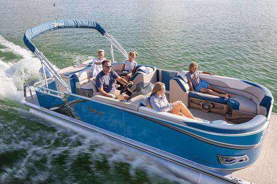 24 Luxury Tahoe Pontoon Cruising Boat in Bellevue, Washington