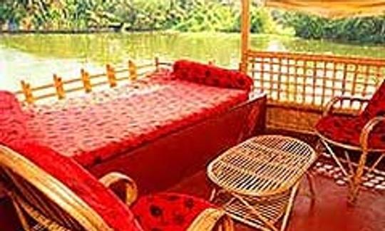 Aluguer de casas flutuantes de luxo com 1 quarto em Alappuzha