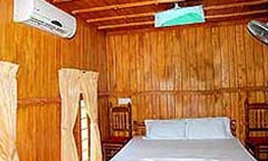 Aluguer de casas flutuantes de luxo com 1 quarto em Alappuzha