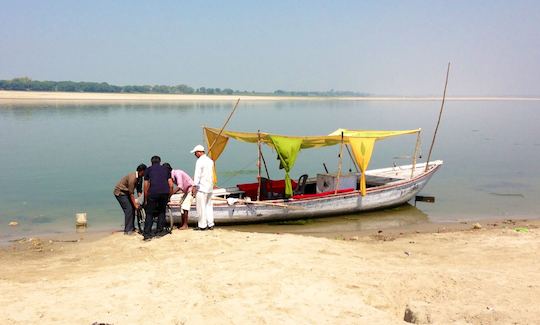 Location de bateaux à moteur à Varanasi