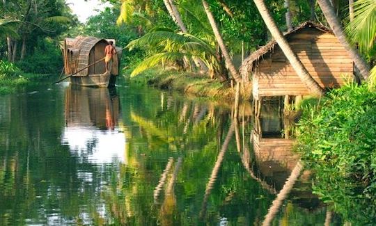 Wonderful Houseboat Holiday in Alleppy, India