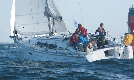 34' Beneteau Oceanis Sailing Yacht