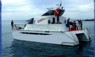 Catamarán Netuno - buceo en Abrolhos - Caravelas, Bahía