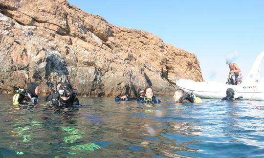 Barco de mergulho em Anatoliki Attiki