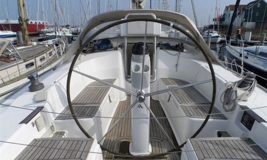 40ft "Marsala" Hanse Cruising Monohull Charter in Valencia, Spain