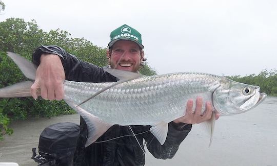 Excursions de pêche guidées à plat au Honduras