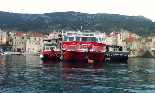 Red Catamaran Diving Trips & Courses in Komiža