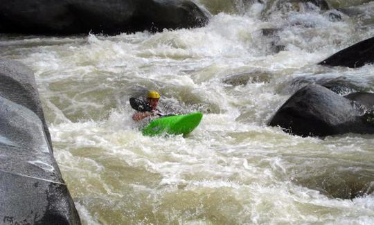 Excursions guidées en kayak et rafting sur la rivière Cangrejal