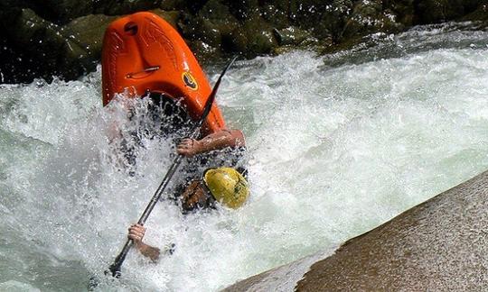 Excursions guidées en kayak et rafting sur la rivière Cangrejal