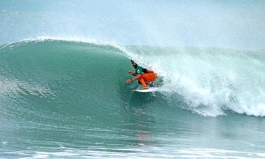 Tour de surf na cidade de Hualien, Taiwan