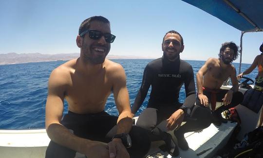 Excursiones de buceo en el Golfo de Aqaba, en el Mar Rojo, Israel