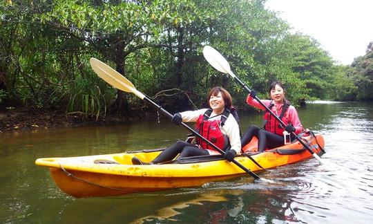 Kayak de mer pour 2 personnes sur l'île d'Iriomote au Japon