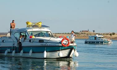 Houseboat for 12 People on the Alqueva Lake