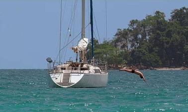 Independência (vela de 52 pés) em Surat Thani