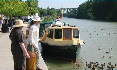 Bateau de location autonome Nimble Nomad de 24 pieds, canal Érié, Finger Lakes. 