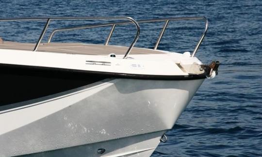 Quicksilver Activ 755SD para 9 personas disponible para alquilar en Split, Croacia