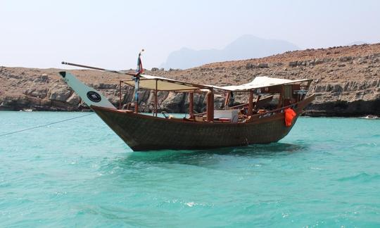 Excursions privées en boutre pour 30 personnes à Khasab, Oman