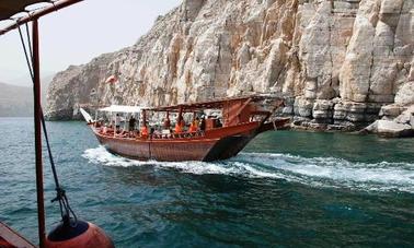 Croisière d'une journée en boutre à Musandam Khasab avec déjeuner et observation des dauphins