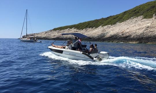 Aluguel de carros de Sessa Keylargo 20 em Trogir