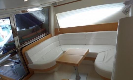 Alugue a viatura do modelo Ferretti 50' em Angra dos Reis