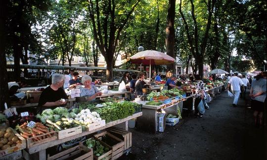 Fruits and vegetables market