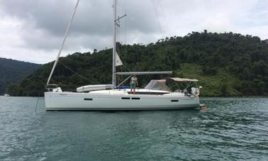 Charter Jeanneau 47' à Paraty