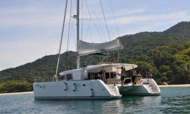 Charter Lagoon 45 à Angra dos Reis