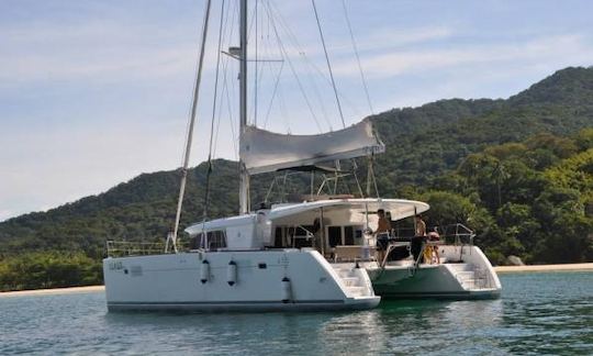 Charter Lagoon 45 em Angra dos Reis