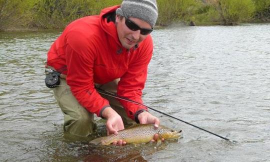 Viagens diárias de pesca guiadas na Argentina