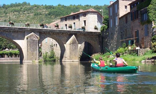 Alquila un kayak tándem en Saint-Antonin-Noble-Val, Francia