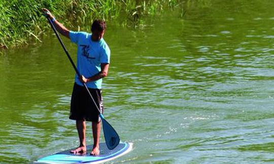 Passeio de stand up paddle nos rios L' Averyron em Saint-Antonin-Noble-Val